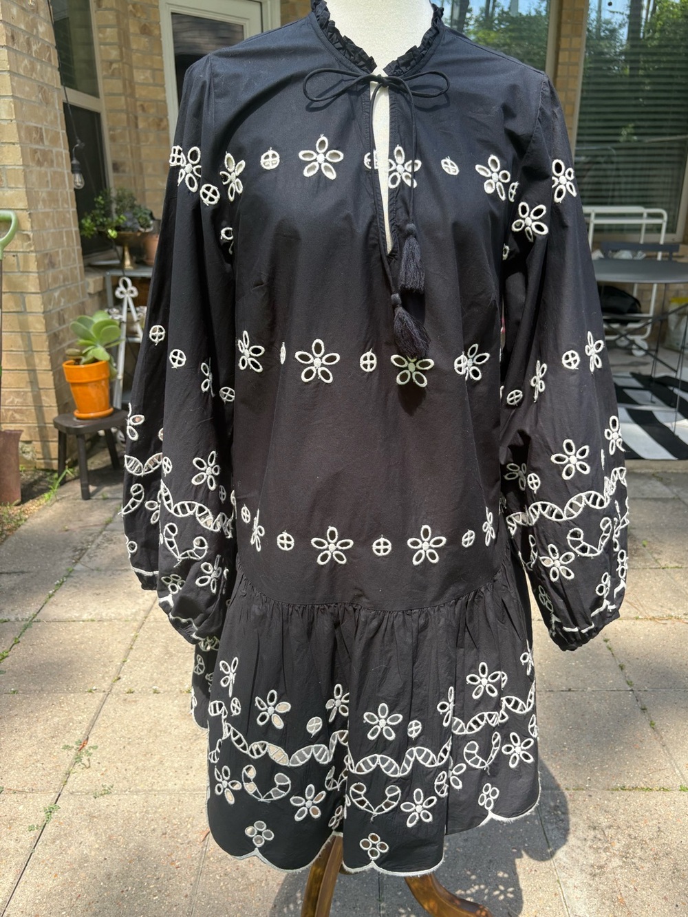 H&M Black Floral Embroidered Tunic Dress with Tassel Tie size Medium